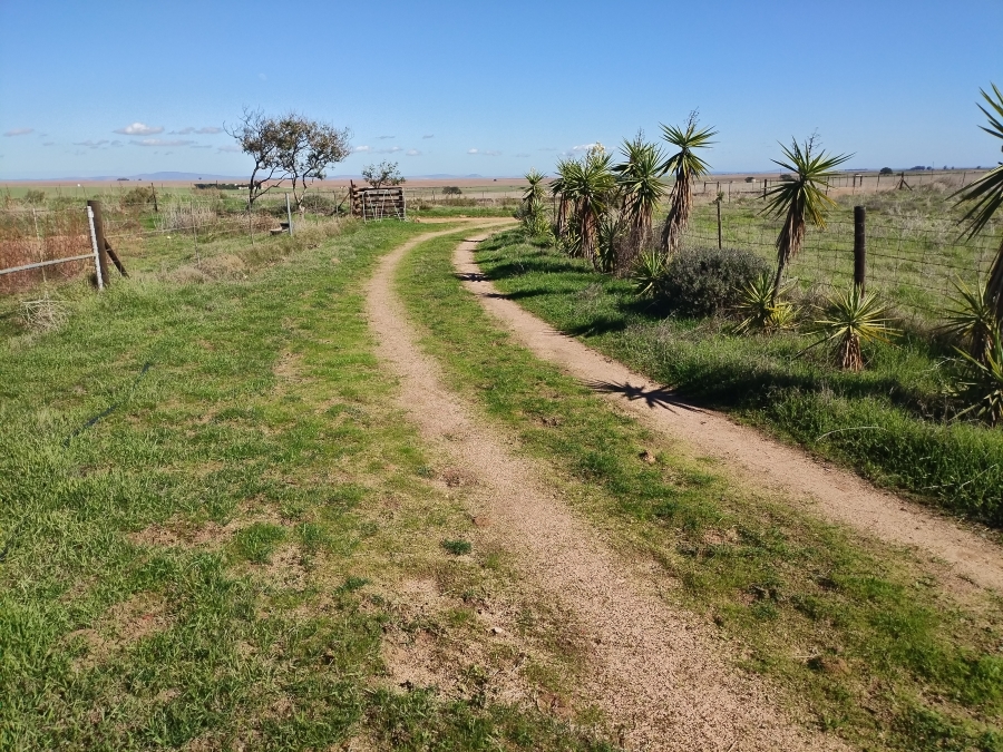 4 Bedroom Property for Sale in Ruststasie Western Cape